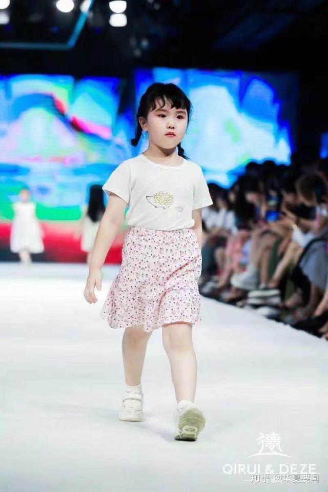 王晨希小童星出演爆笑喜剧四个火枪手第一季