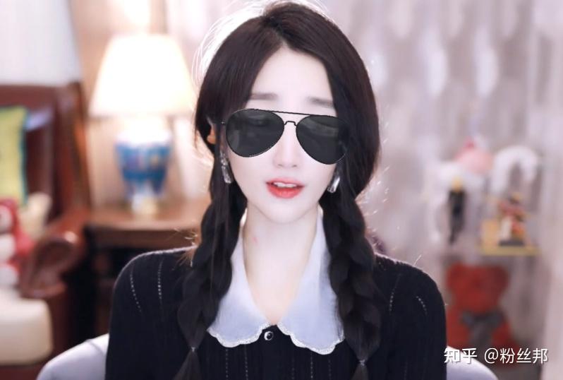 双小吱"脱塔"签约睿廷,到期主播相继离开,舞帝线下合约无效?