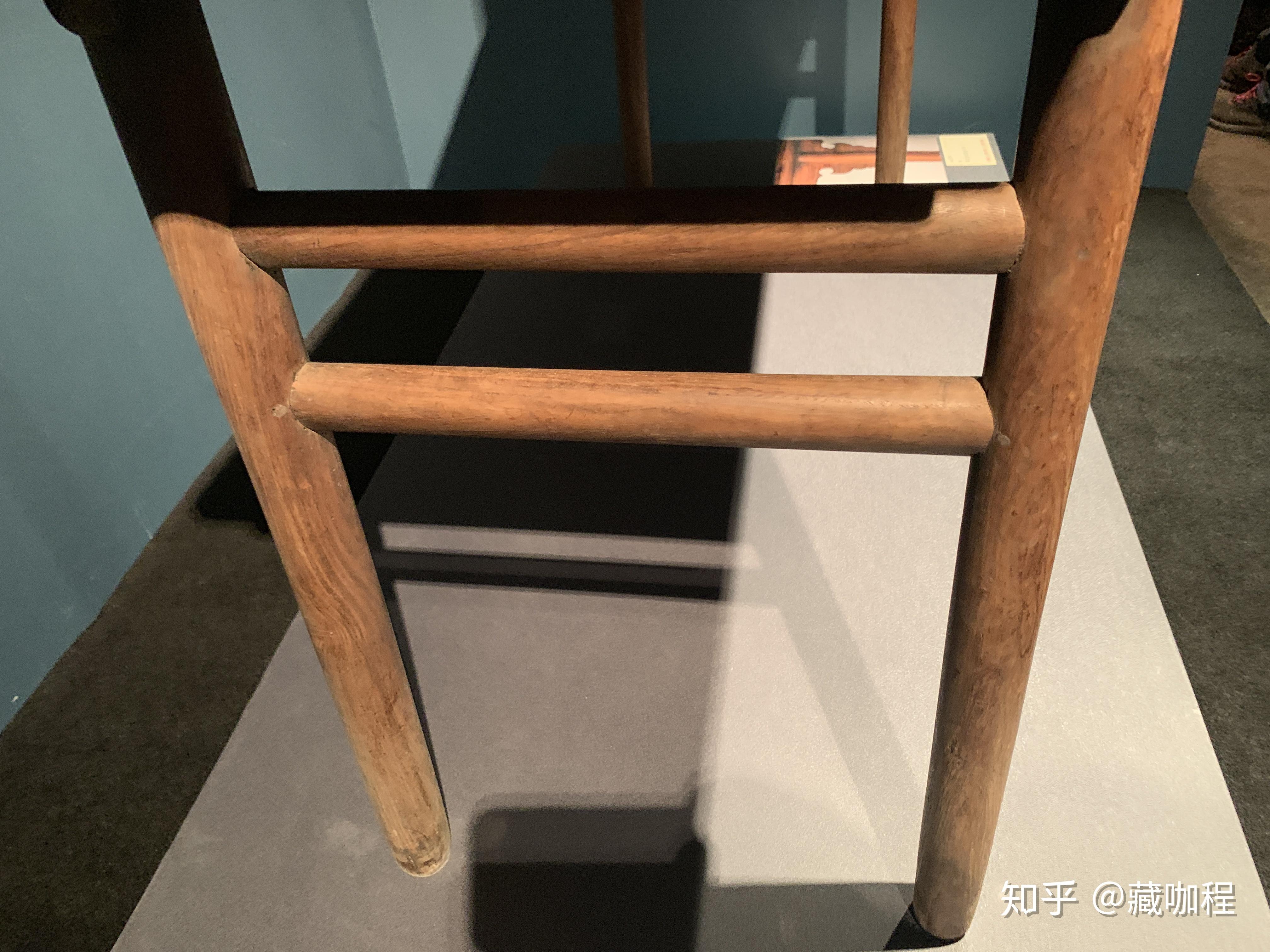 宽边框小牙头尖尖脚黄花梨琴案断代到明