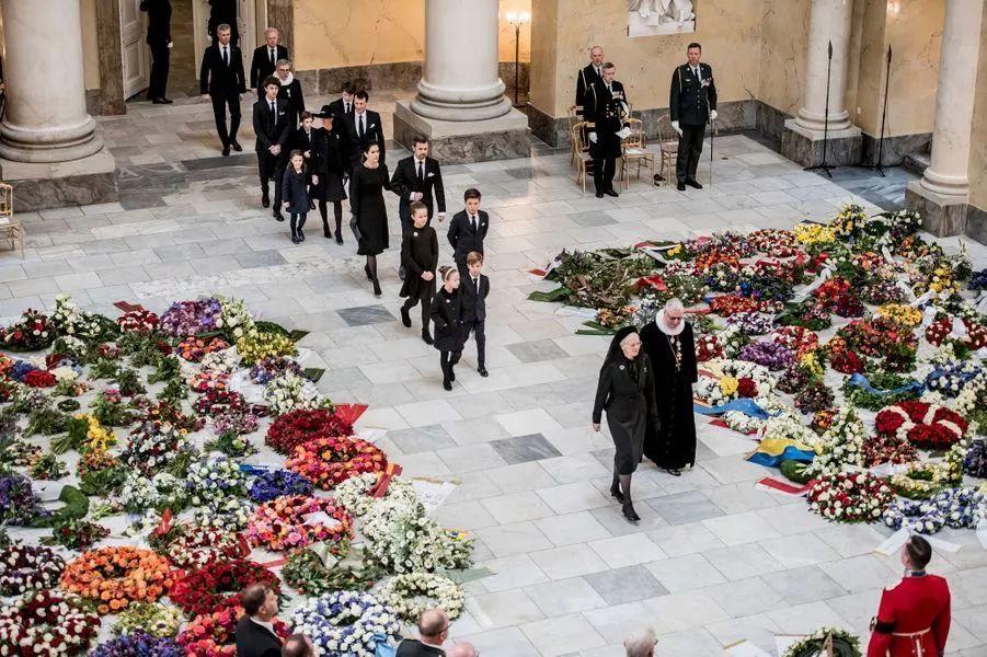 丹麦女王丈夫的葬礼图片