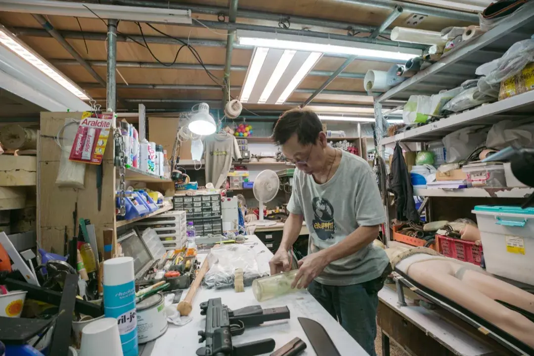 一个香港道具师因假钞做得太逼真被判入刑