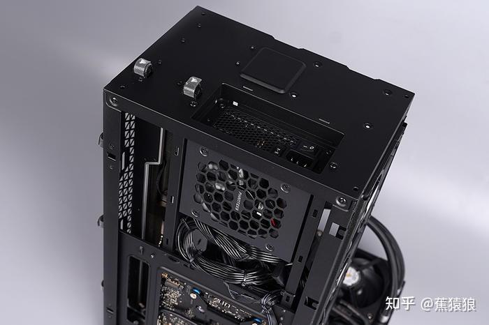 憋了好多年,「美商海盗船」新品 ITX 机箱 2000D Airflow 装机秀