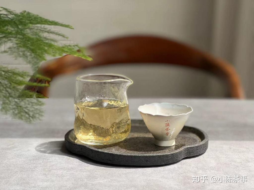  过年送茶礼有讲究，长辈、朋友、老茶客，教你送哪些白茶比较好 - 知乎 Motiv 