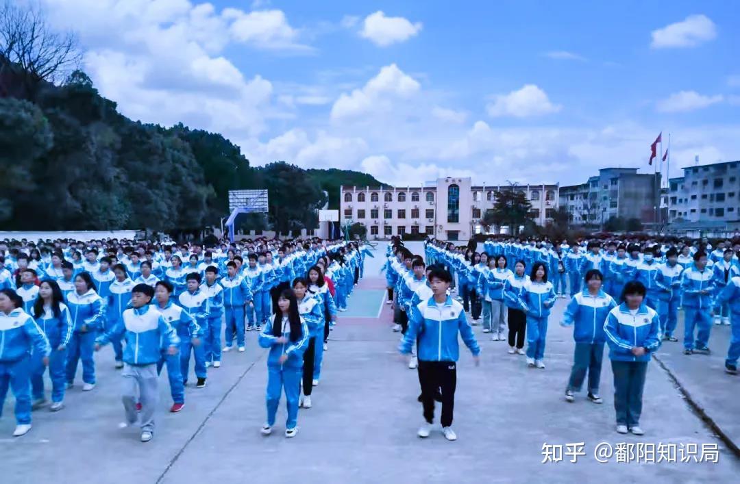 油墩街中学图片