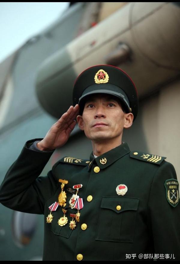 七期士官见了上尉该不该敬礼 - 知乎