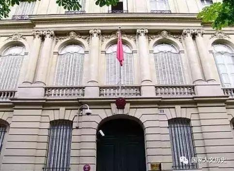 我国外交衔级设七级:大使衔,公使衔,参赞衔,一等秘书衔,二等秘书衔,三