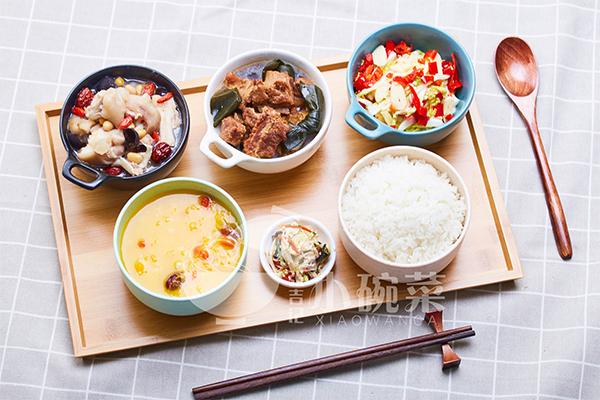 如何开一家生意火爆的小碗菜店