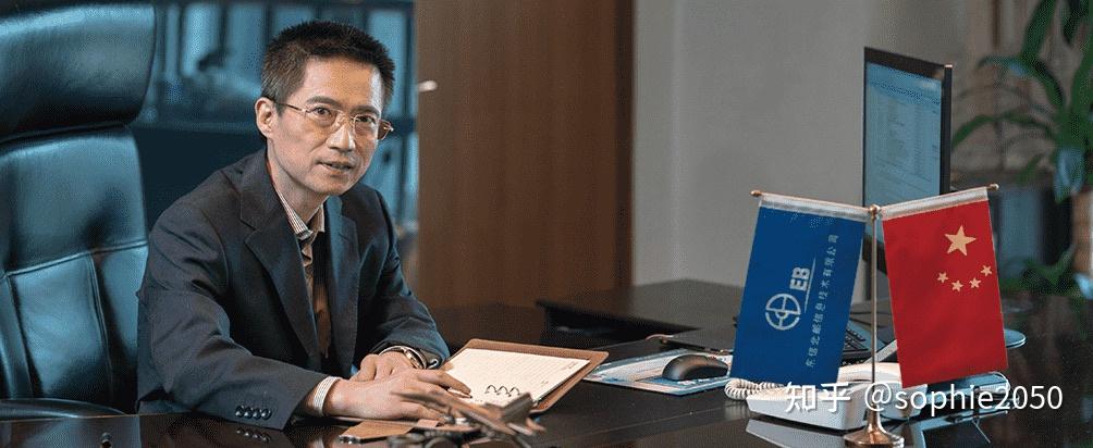 公司创始人,名誉董事长,首席科学家,总裁廖建新博士,生于1965年,北京