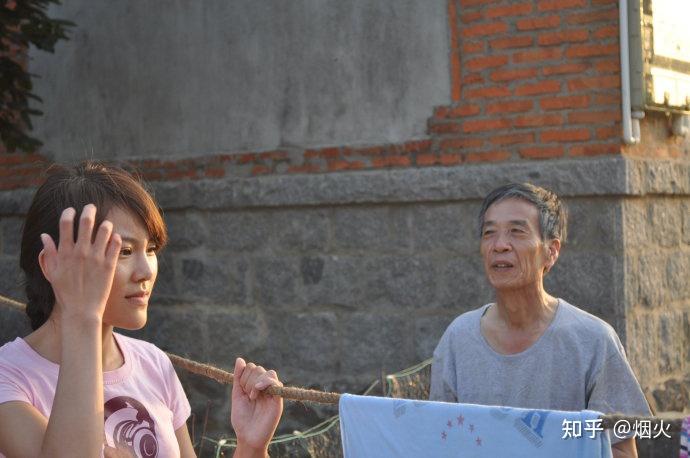 "贾队长"颜冠英:祖上满清贵族,至今仍像旗爷,油瓶倒了都不扶