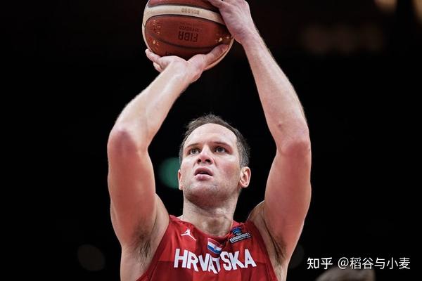 球队核心球员表现与赛场影响力全面观察