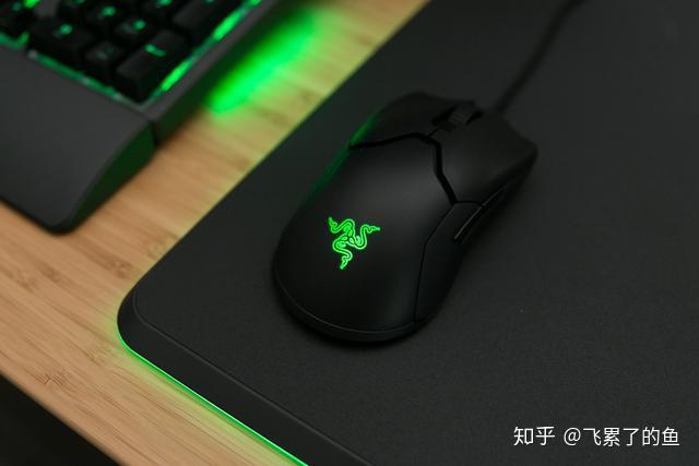轻量化设计光学微动雷蛇razerviper毒蝰带来至轻至快体验