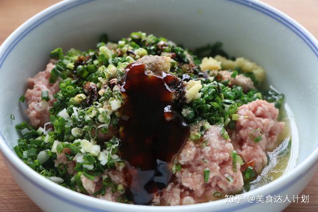 饺子馅儿怎么调啊 v2-75faefc3332bf7de9a72b8f0b591f7d2_r.jpg