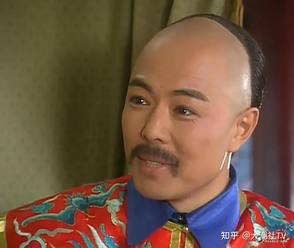 还珠格格皇阿玛张铁林近况曝光好沧桑拥多段情史被闹渣男