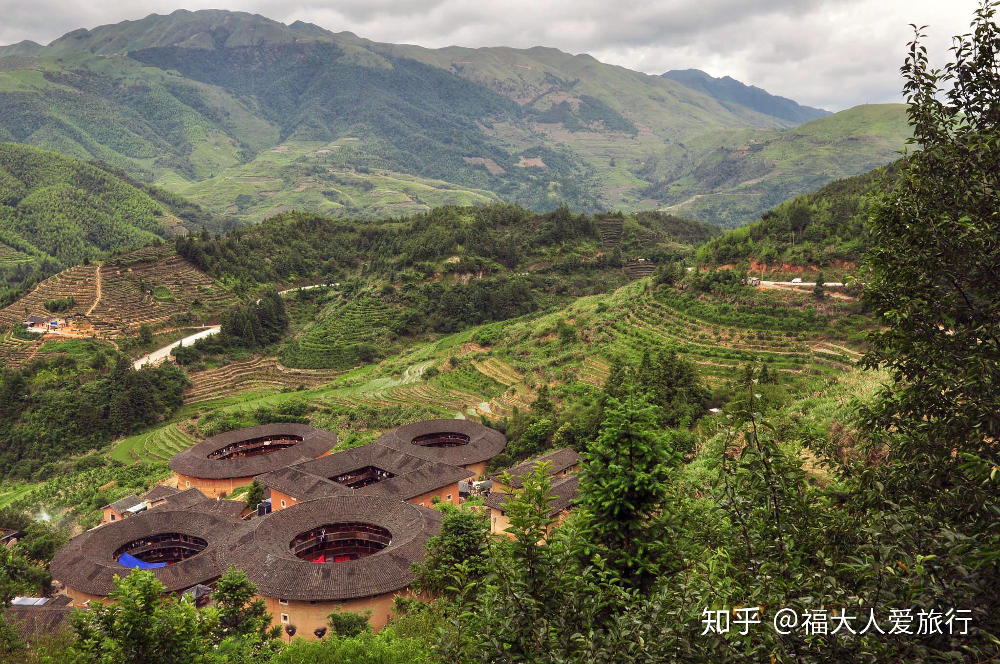福建山区藏奇葩民居腰粗盖大中空3000多座遍布闽西南崇山峻岭间