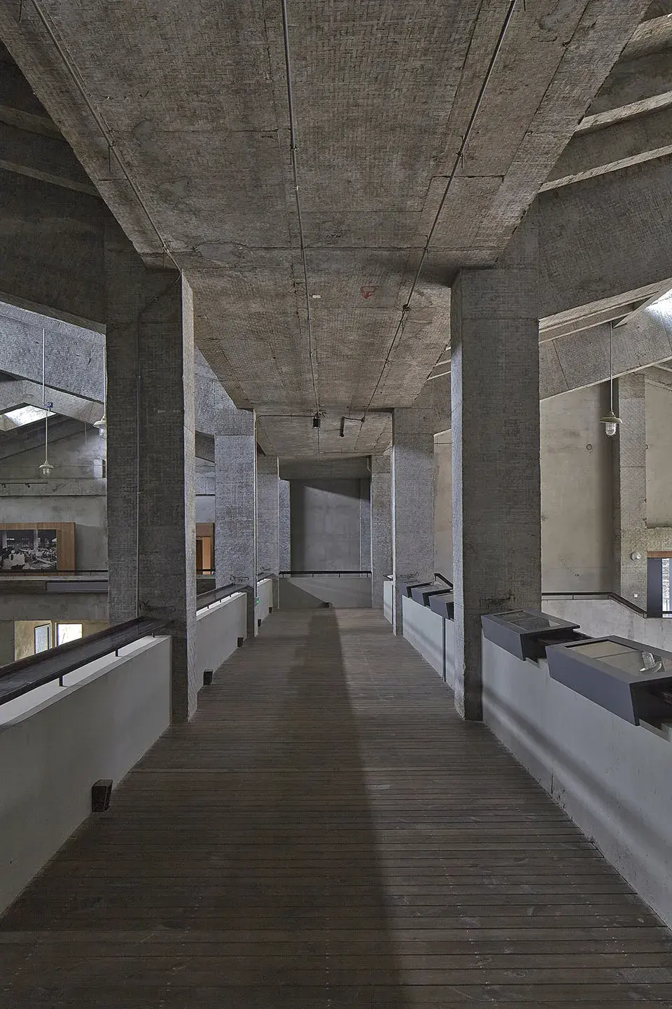 扎根川渝的文人建筑师刘家琨