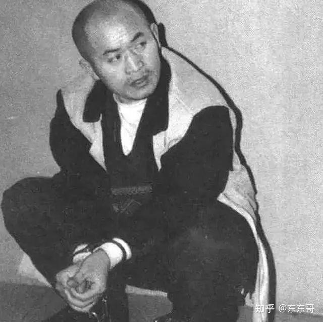 河南变态狂魔杨新海，3年杀害67人，强奸23人，上到77岁下到6岁小女孩！ - 知乎