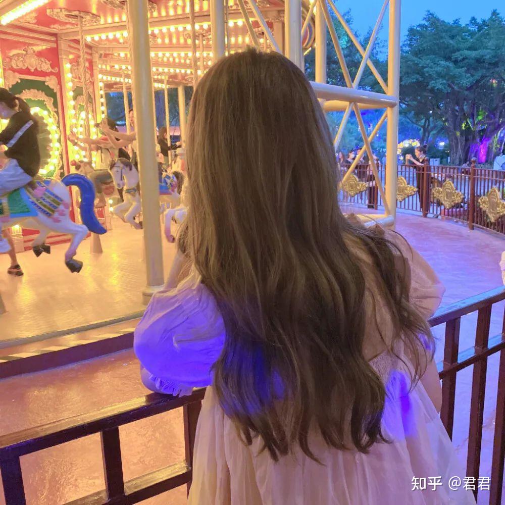 背影女头像热爱可抵岁月漫长温柔可挡艰难时光