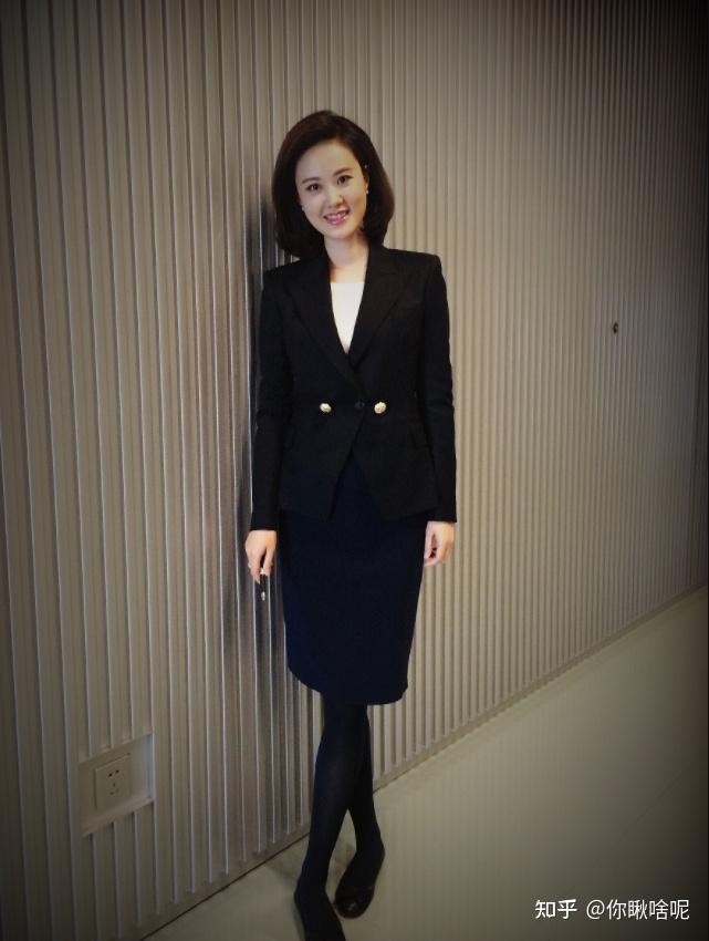 秦方：从重庆走出的央视著名主持人，男友在雾中迷路了 - 知乎