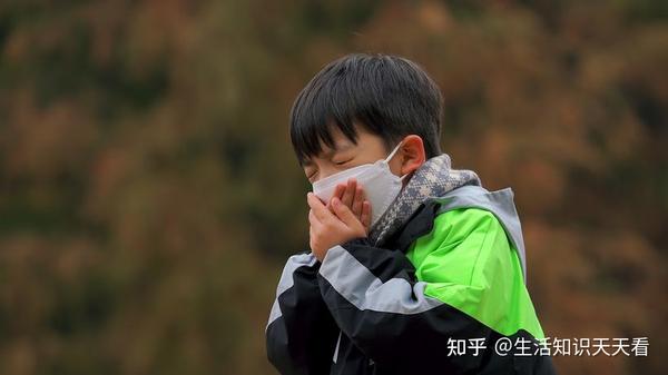 天气忽冷忽热，小孩老是咳嗽？多半是肺热，来试试这些方法吧 知乎 9486