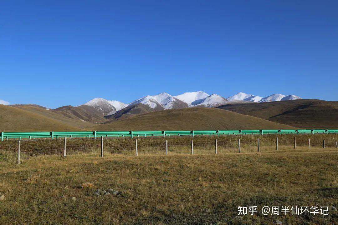 这六天的雨雪,又爱又恨又气▼河卡山,海拔3893米▼河卡垭口下山路比较