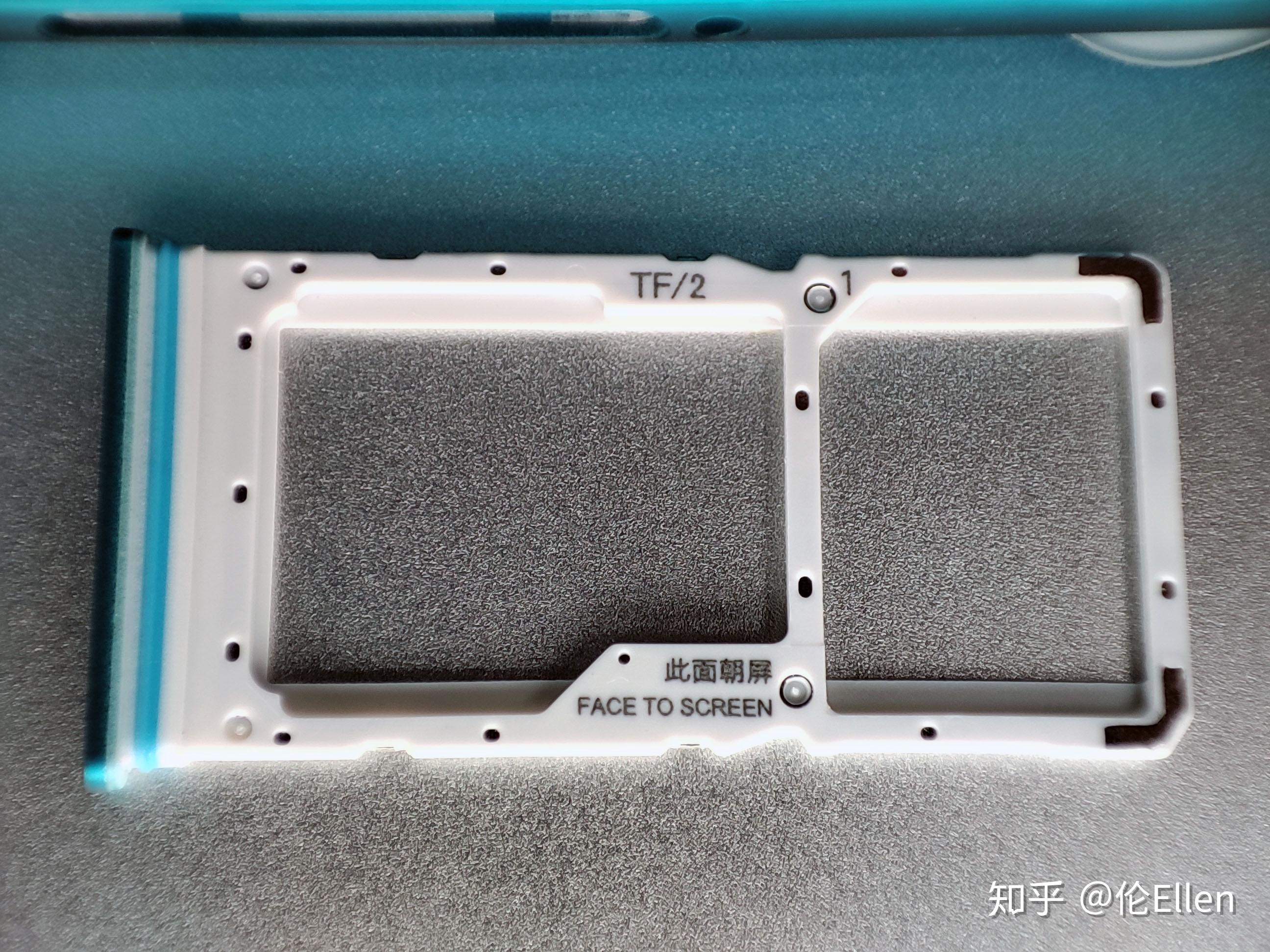 左侧为卡槽开孔,有防水圈.