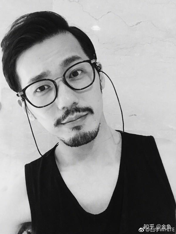 举例说明哪些明星比较适合小胡子造型?