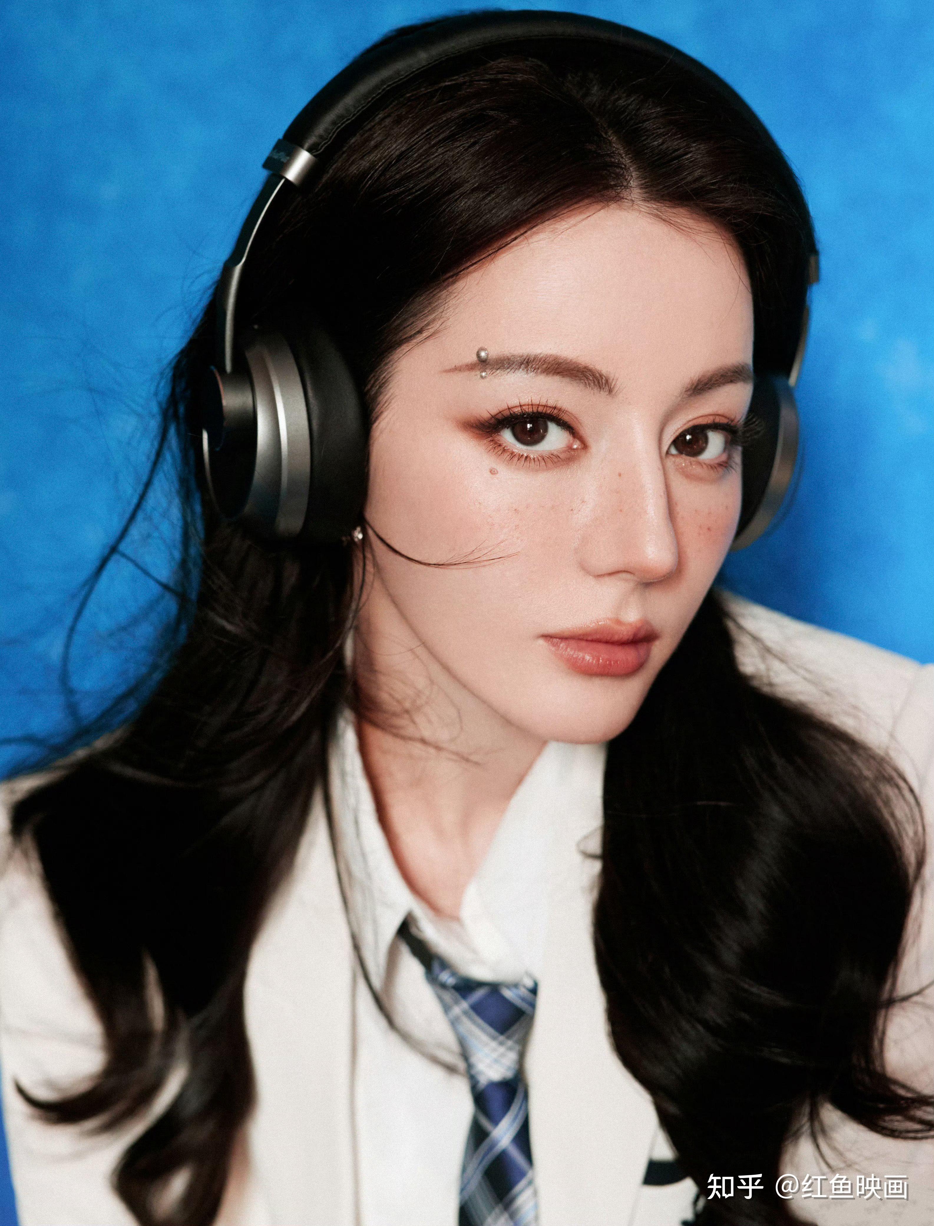 【震惊】甜美酷女孩迪丽热巴的双面人生,这才是她真实的魅力所在!