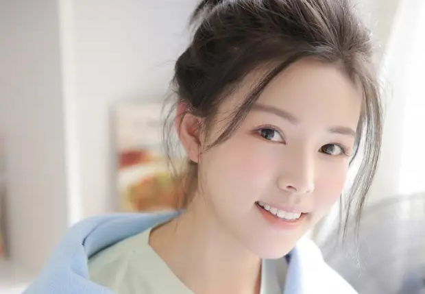 如何跟女生说话有话题 v2-776df59bcec0c6cb6ca6caf6a4488a71_1200x500.jpg