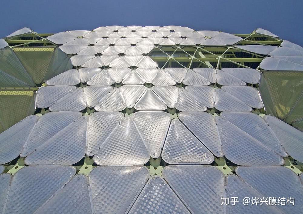 etfe膜结构气枕建筑巴塞罗那mediaict媒体中心