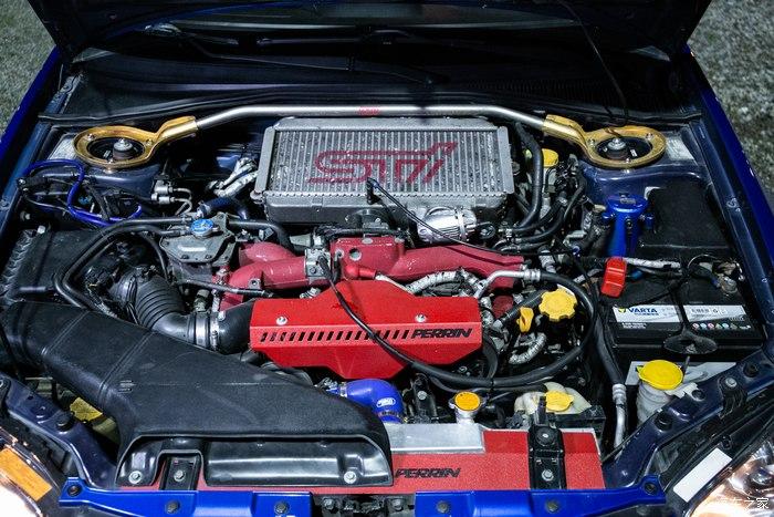 移植了sti的全套发动机,变速箱,四驱系统,现搭载代号ej207的2