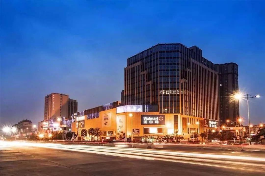 牡丹新城沃尔玛商圈南部新城逸都城商圈夜娱"喝一杯"标志着城市夜生活