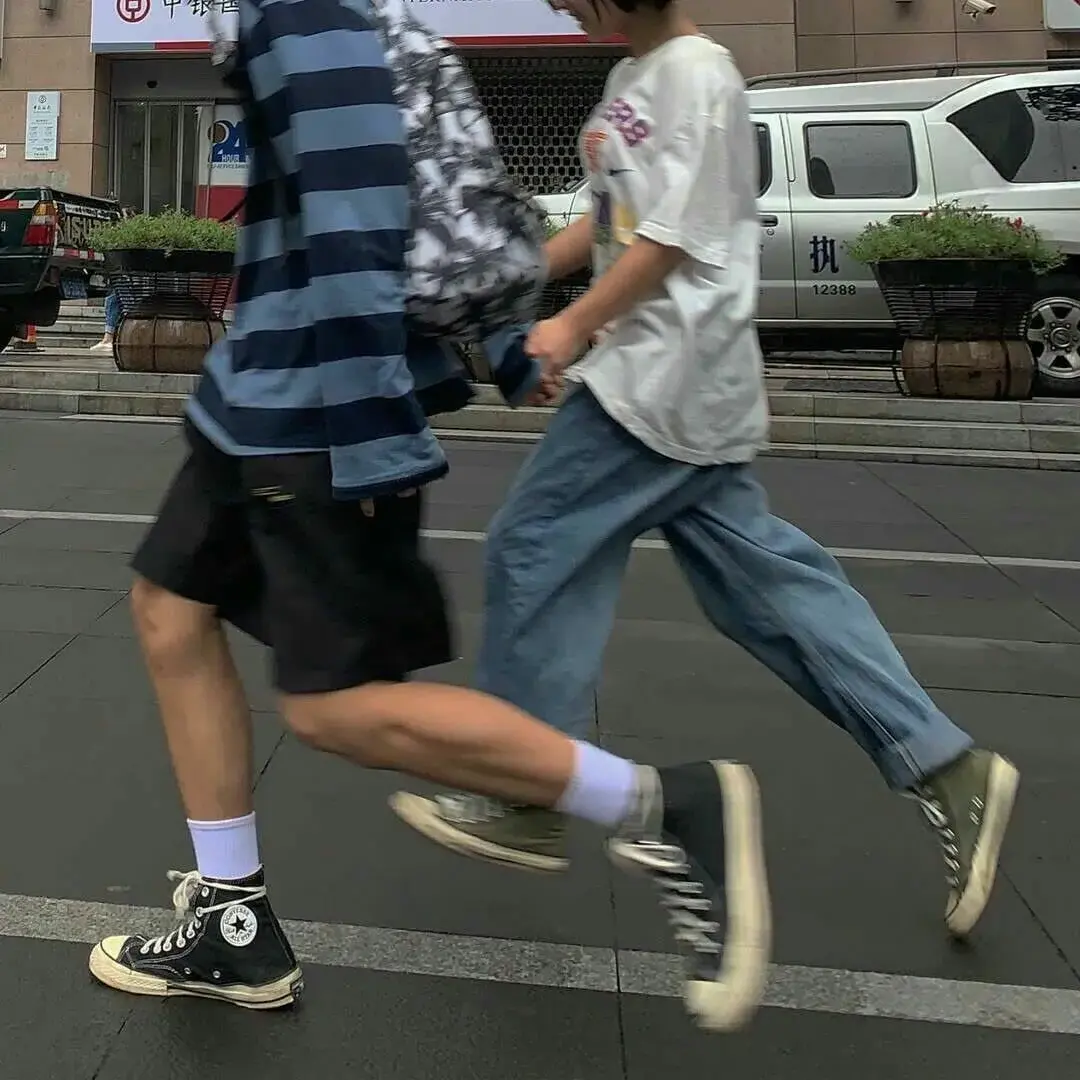 一些超级特别又好看的情侣头像,共190张-最好看的情侣头像动漫一人一半