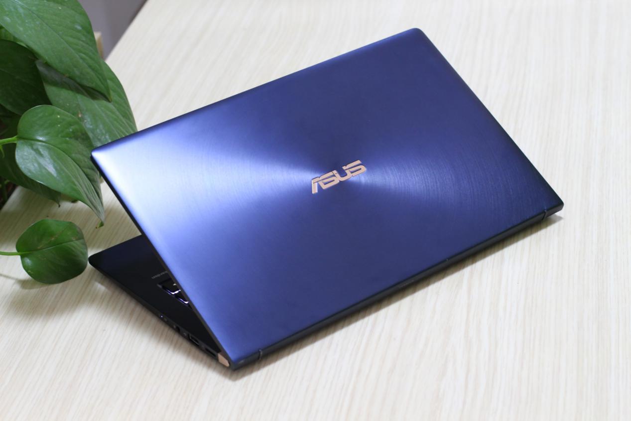 展现轻薄本的魅力所在 华硕灵耀deluxe13评测