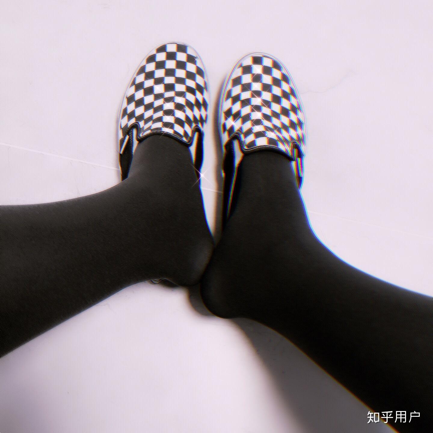 男孩子穿黑色连裤袜配短裤出门会很违和吗?别人看到会怎么样?