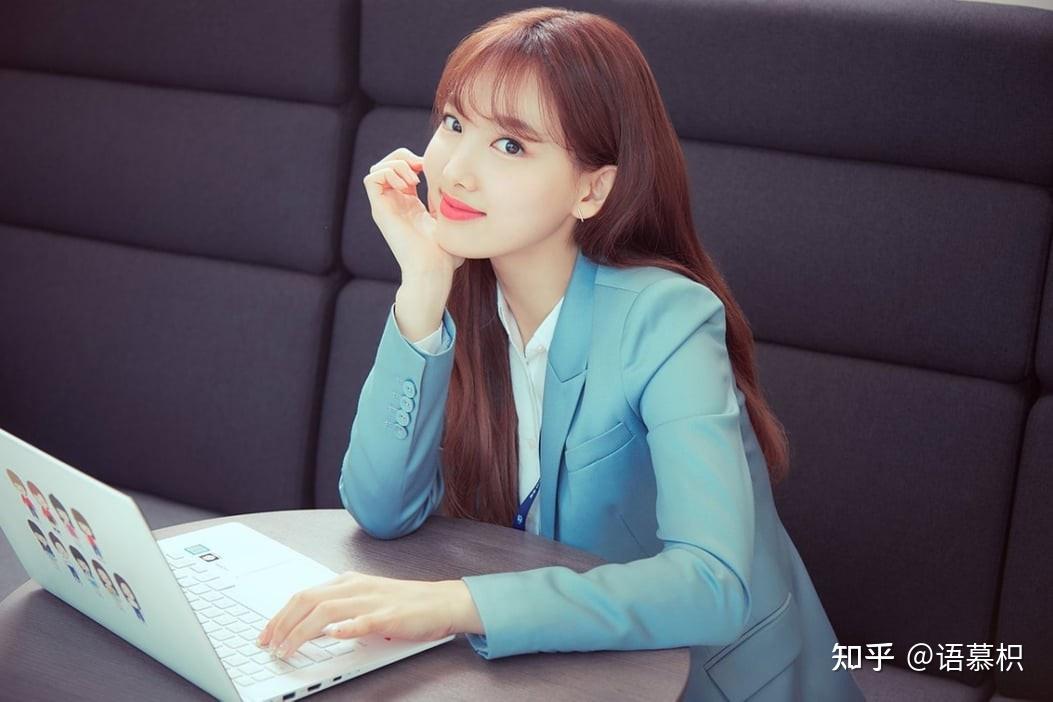 以为是她天然呆,后来有粉丝特意问她才知晓,原来娜琏小时候曾出过车