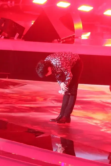 提前锁定c位唱作人华晨宇用歌声征服鸟巢现在要做综艺的最大王牌