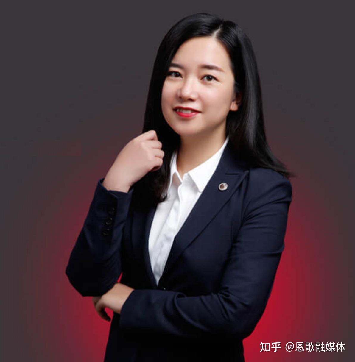 新疆80后a股总裁执掌2400亿帝国37岁女副总更亮眼