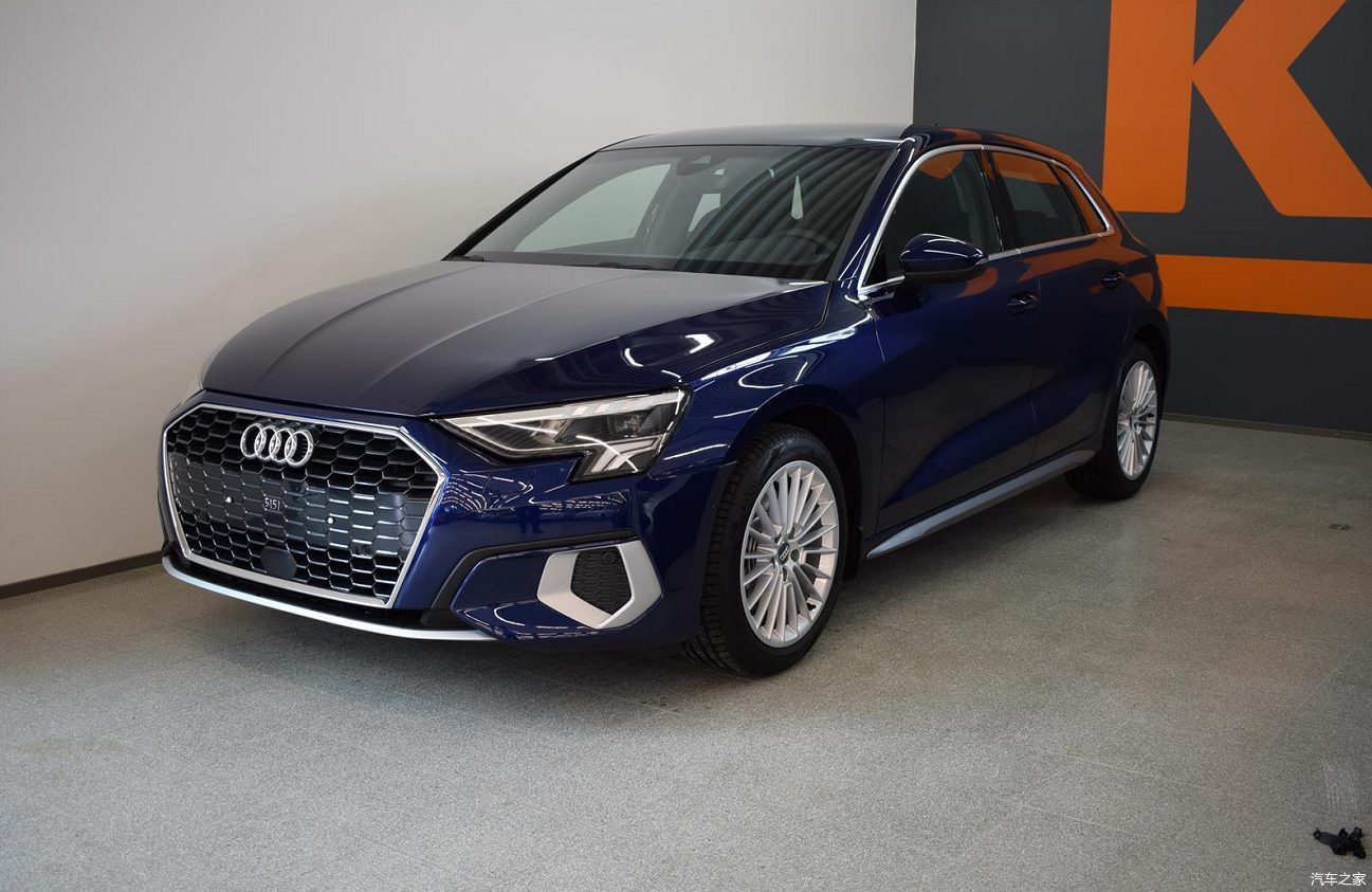 全新奥迪a3两厢版蓝色涂装非常时尚爱了爱了