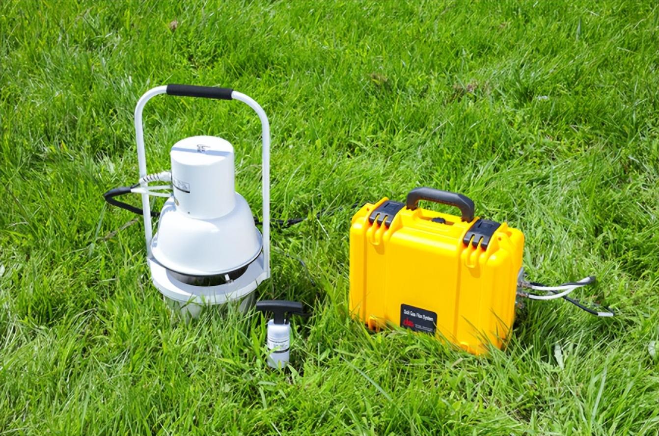 土壤呼吸 | 极端干旱通过改变高寒泥炭地土壤微生物功能群丰度来降低