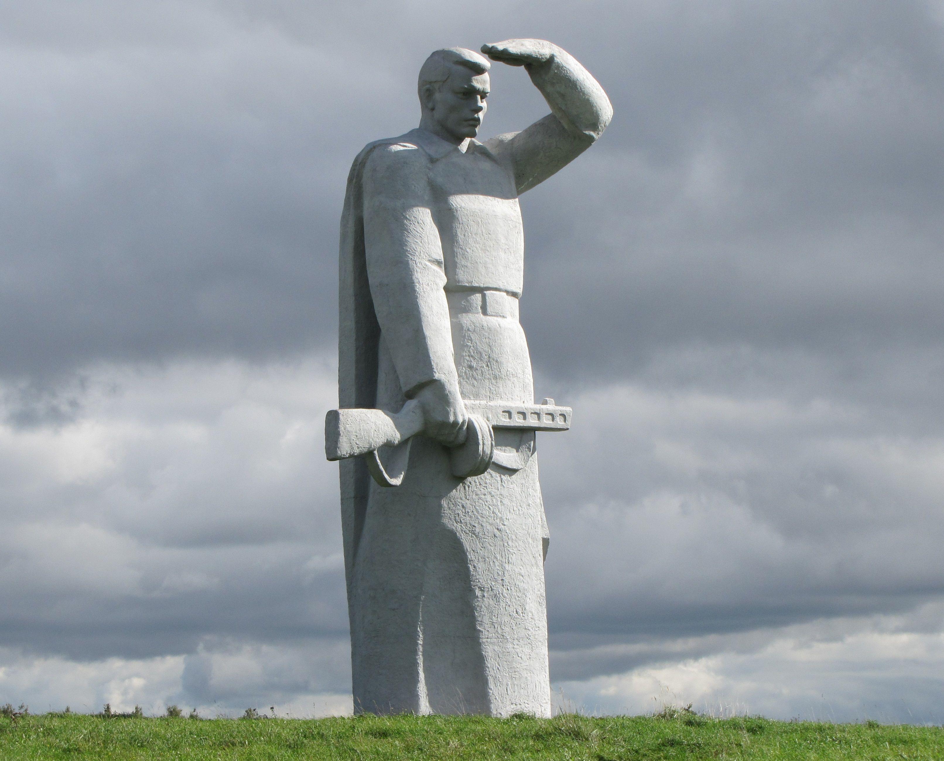 俄罗斯二战雕塑图片