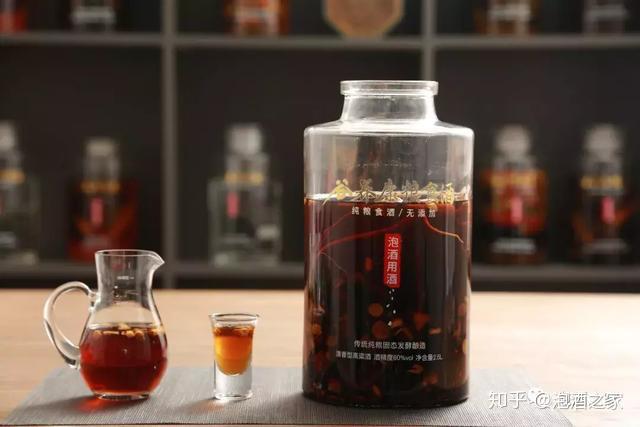 疗疾延寿酒【药酒配方】黄精,苍术各100克,天冬74克,松针150克,枸杞子
