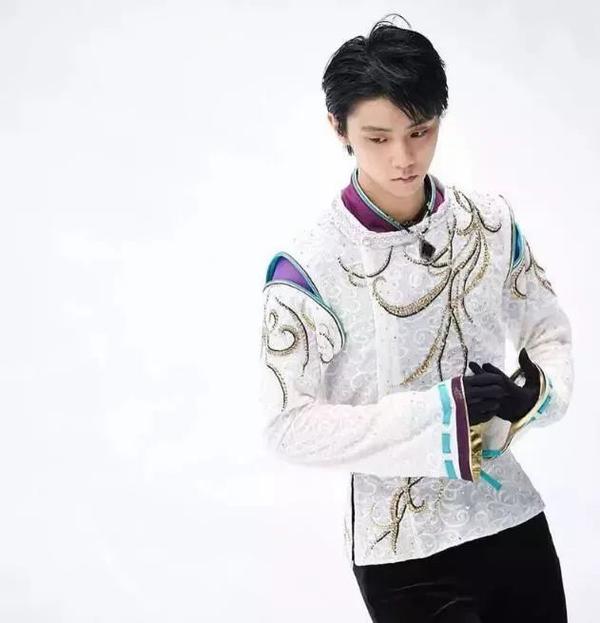 看完这篇文 你会明白央视女主播为什么对他痴狂 知乎