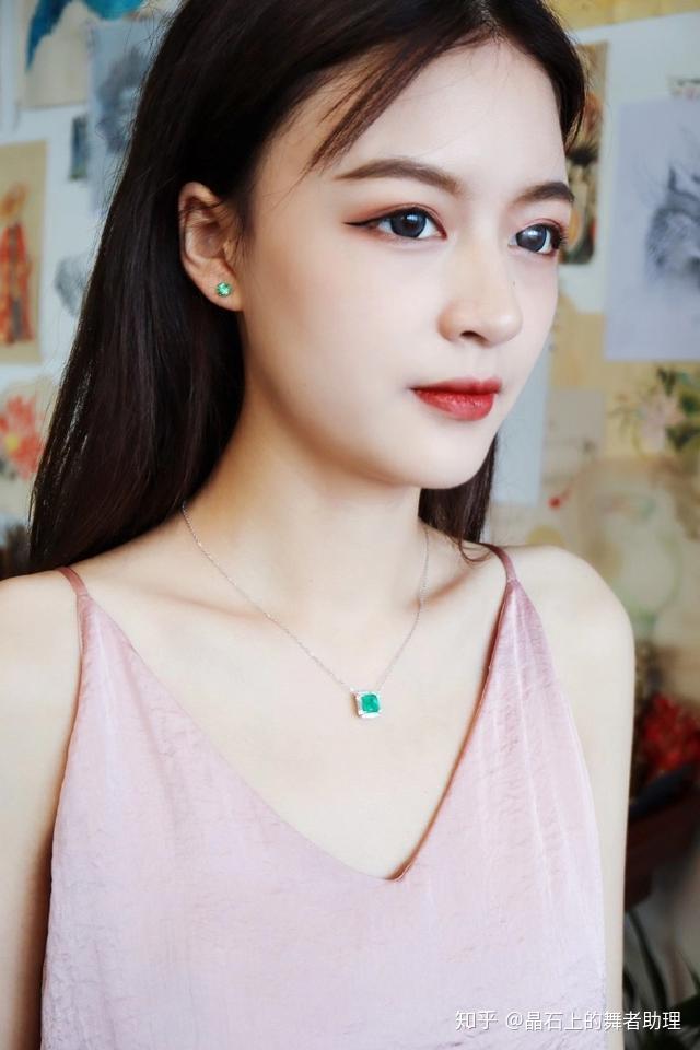 漂亮的女人都带这些锁骨链!你有吗? - 知乎