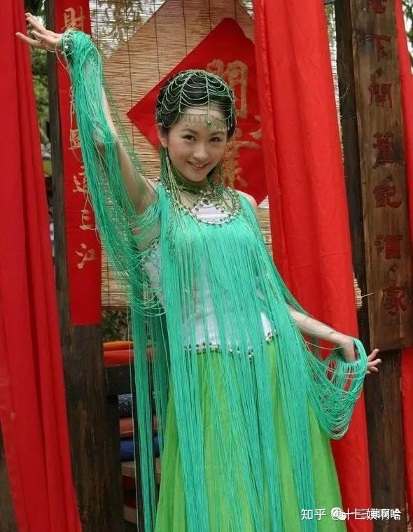 1979年出生的杨蕊毕业于北电,第一部戏就是李安的《卧虎藏龙》,她是