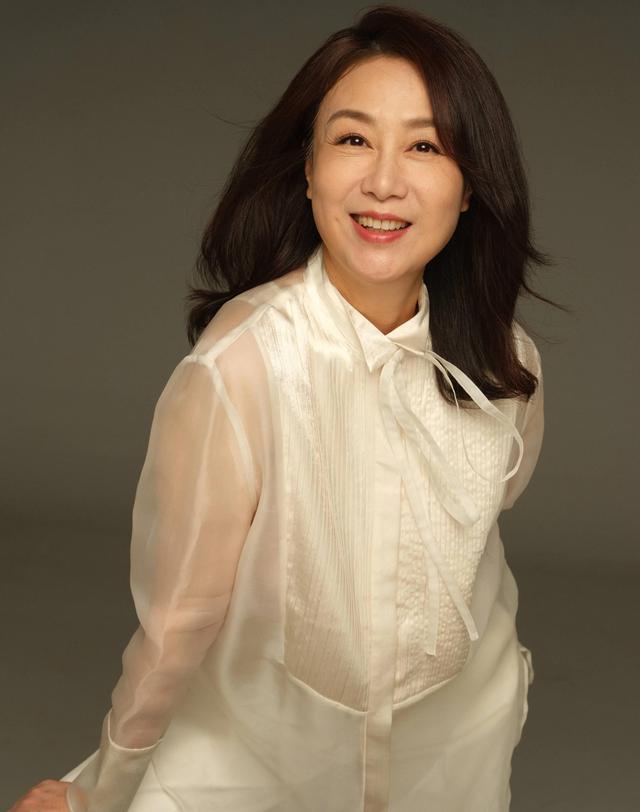 演员吴玉芳:嫁"乒乓王子"隐退生两女,恩爱32年,幸福美满 - 知乎