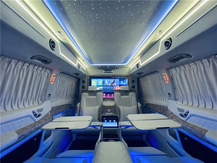 奔驰迈巴赫vs680铂金版精致设计仿若珍宝驾驶驰骋引领独特风格