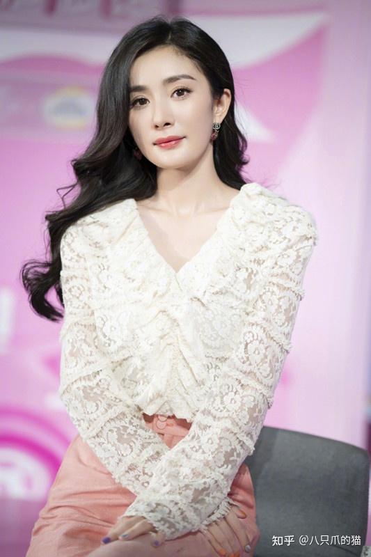 讲真,杨幂才是"轻熟风"穿搭的代表吧 - 知乎