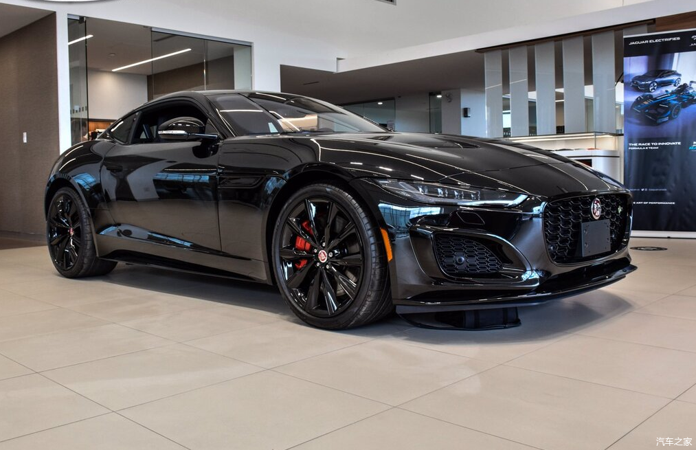捷豹ftyper超高颜值的跑车黑武士更拉风