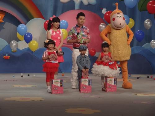 达州小朋友参加央视小小智慧树录制