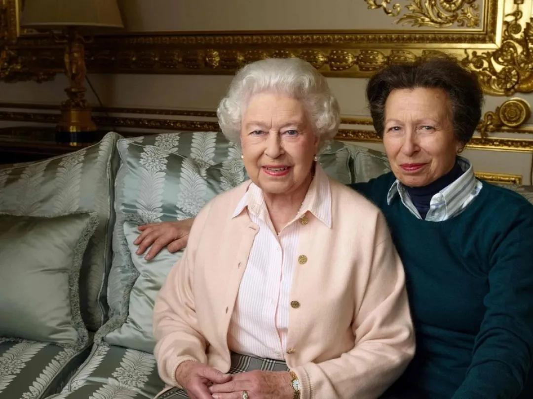 英国王室颜值担当？玛格丽特公主的后代全部遗传了奶奶的美人基因|玛格丽特公主|龅牙|玛格丽特_新浪新闻
